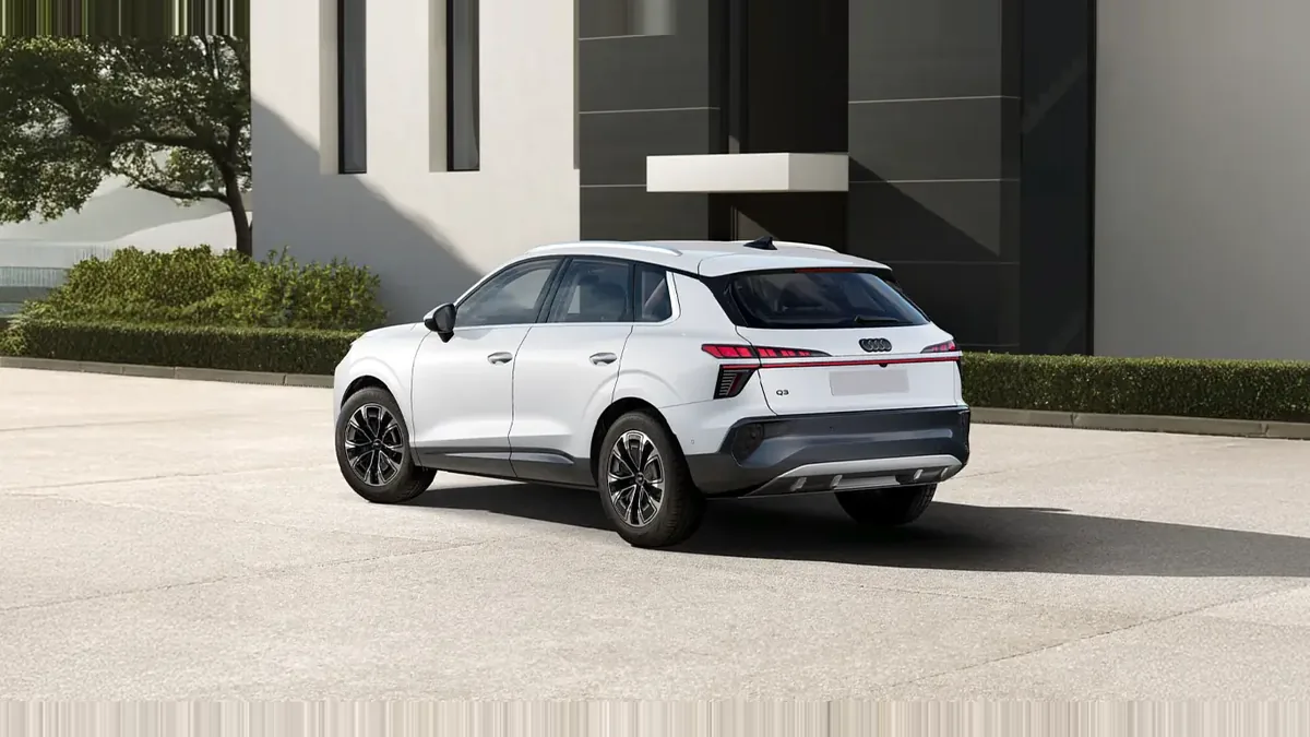 Audi Q3 Advanced TFSI 110kW S Tronic en renting en Barcelona — Interior