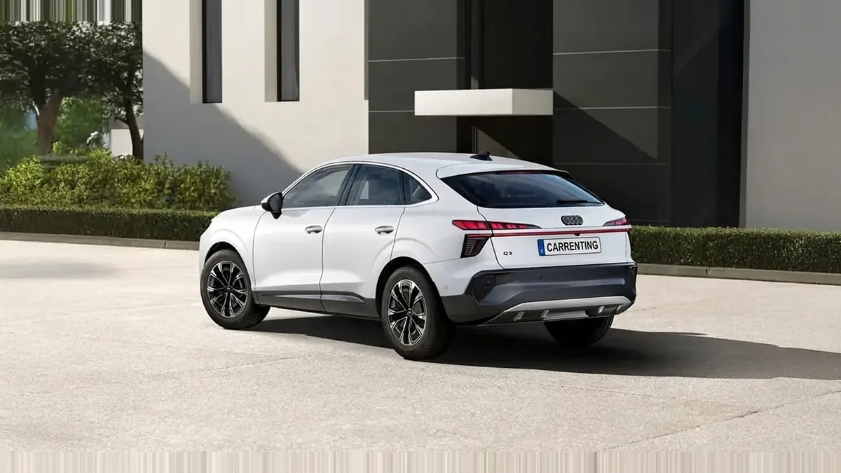 Audi Q3 Sportback Advanced TFSI 110kW S Tronic en renting en Barcelona — Interior