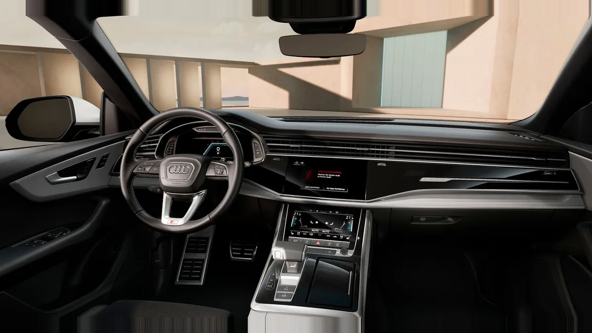 Audi Q8 SUV S line 45 TDI Quattro Tiptronic en renting en Barcelona — Delantera