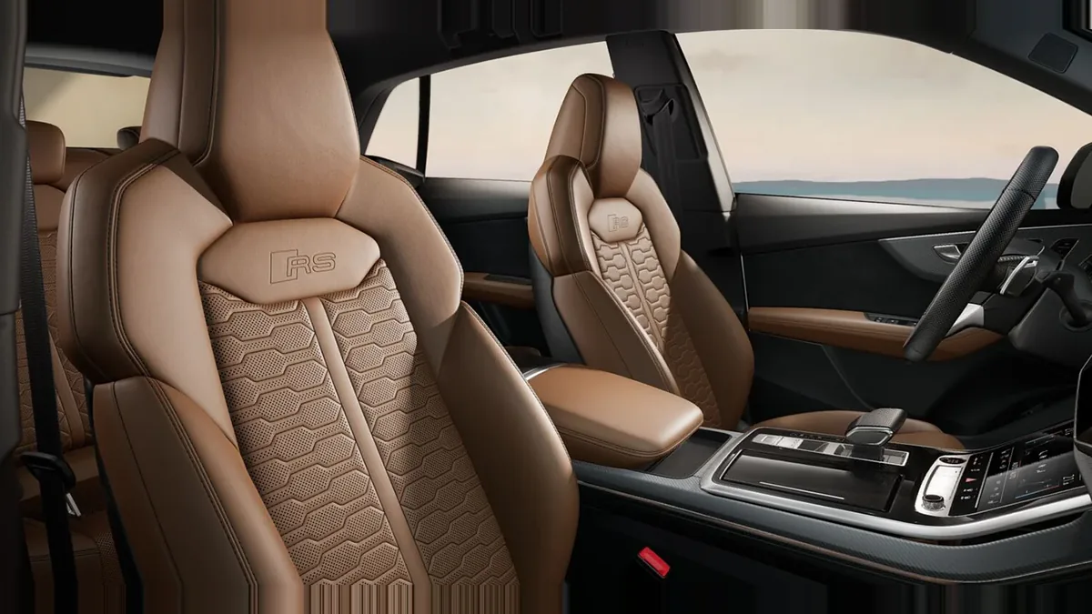 Audi RS Q8 441kW TipTronic en renting en Barcelona — Interior