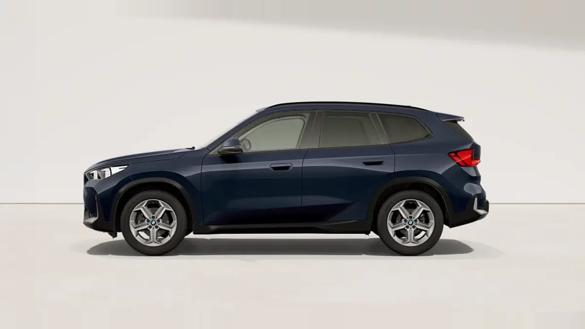 BMW X1 sDrive20d en renting en Barcelona — Lateral