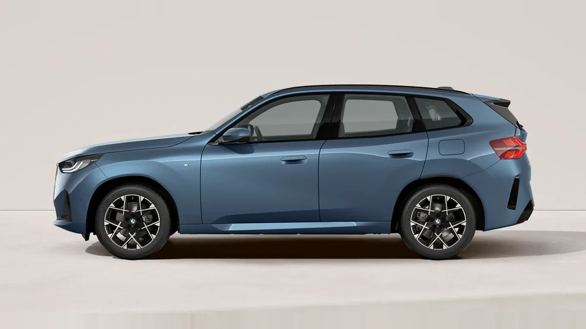 BMW X3 20d xDrive en renting en Barcelona — Trasera