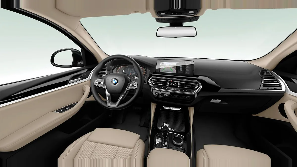 BMW X4 xDrive20d xLine en renting en Barcelona — Delantera