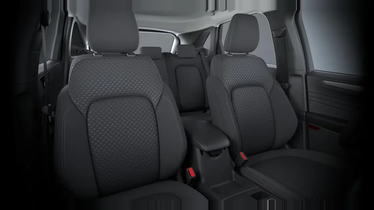 Ford Kuga MCA Titanium 2.5 Duratec PHEV 243CV Auto en renting en Barcelona — vista 7