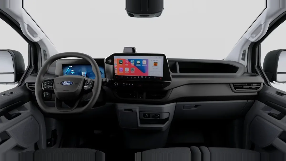 Ford TRANSIT CUSTOM Van BEV 83kWh 100kW 320 L1 Trend en renting en Barcelona — Interior