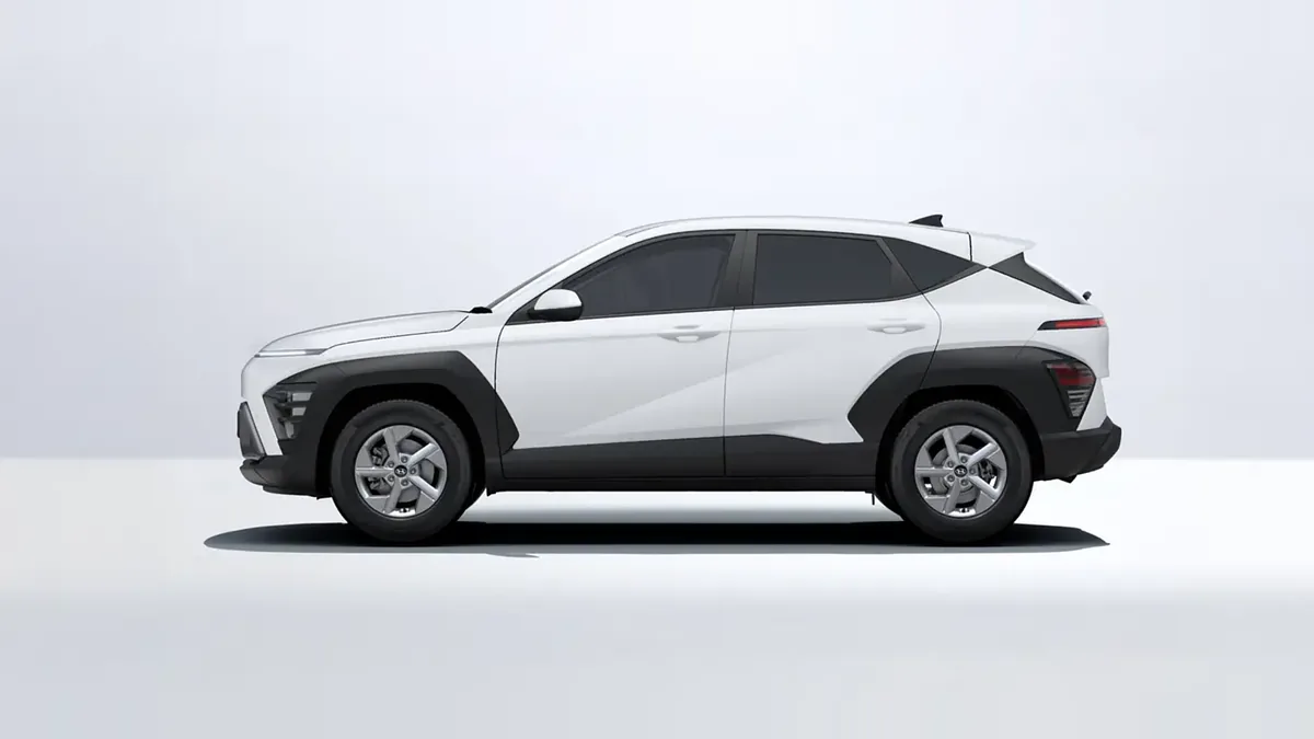 Hyundai Kona HEV 1.6GDI 138CV DT Maxx GA en renting en Barcelona — Lateral