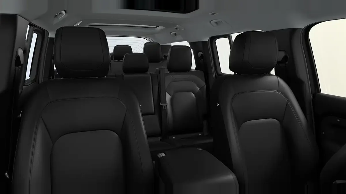 Land Rover Defender 3.0D I6 250S MHEV en renting en Barcelona — Interior