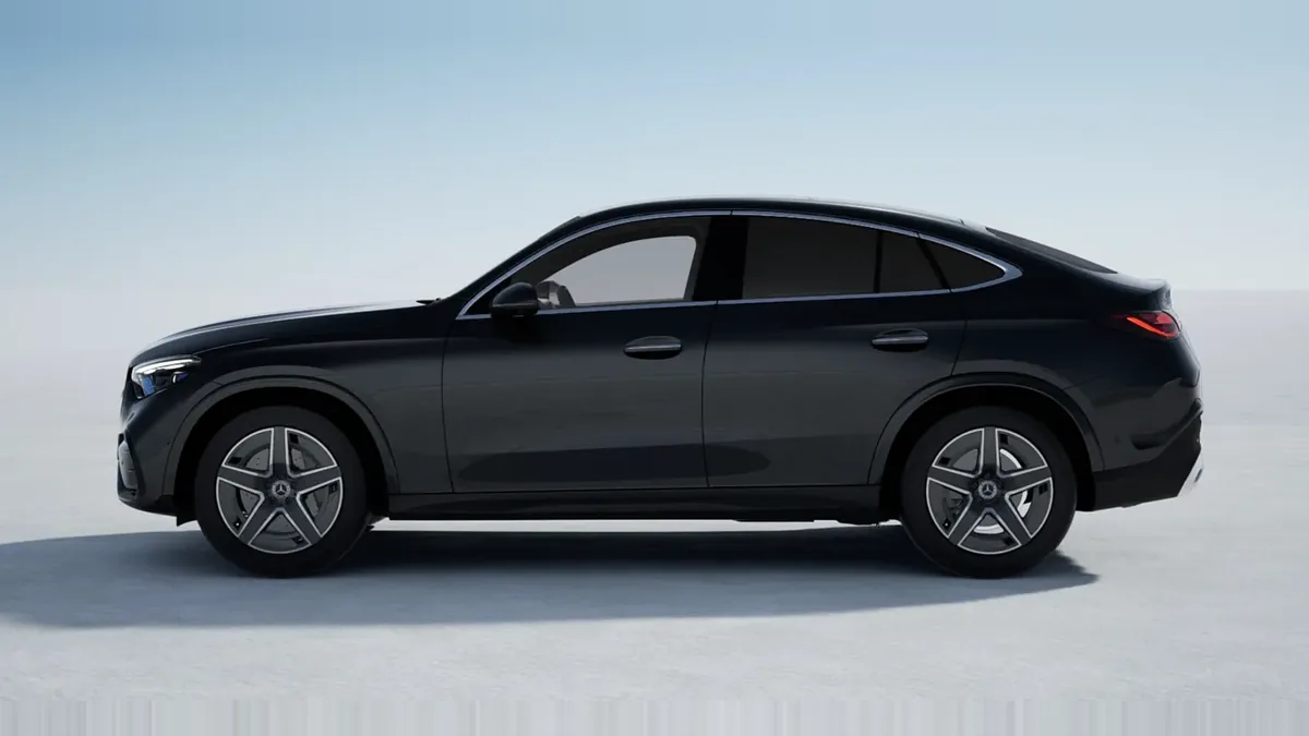 Mercedes-Benz GLC Coupé 200 4MATIC en renting en Barcelona — Trasera