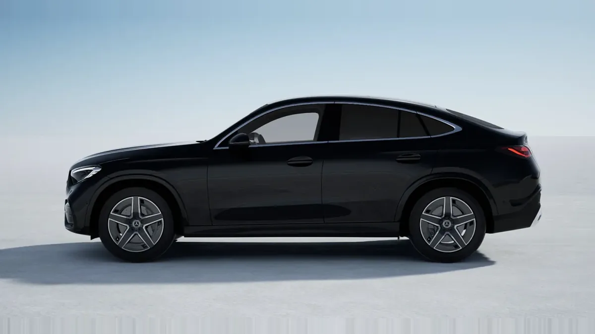 Mercedes-Benz GLC Coupé 300 de 4MATIC QS en renting en Barcelona — Lateral