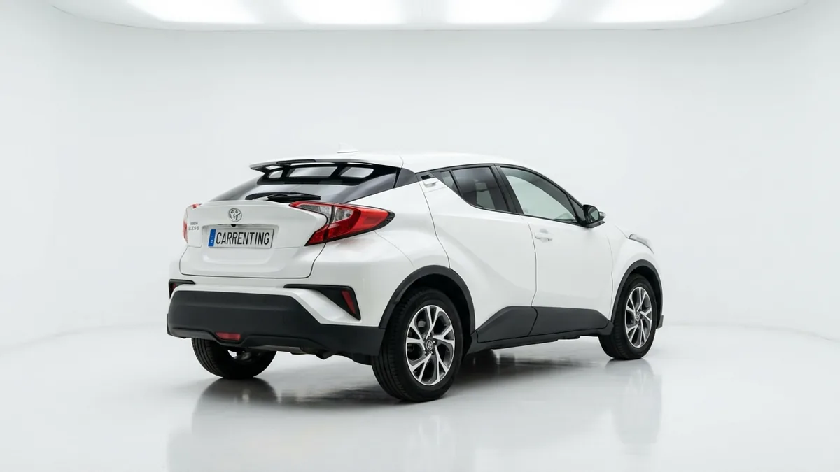 Toyota C-HR Advance Plug-in Hybrid 220 en renting en Barcelona — Delantera