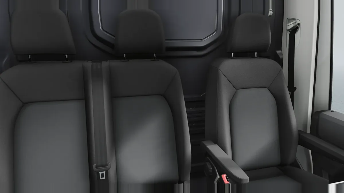 Volkswagen Crafter 35 Furgón BL TA L4H3 2.0 TDI 103kW (140CV) - ISOTERMO en renting en Barcelona — vista 7